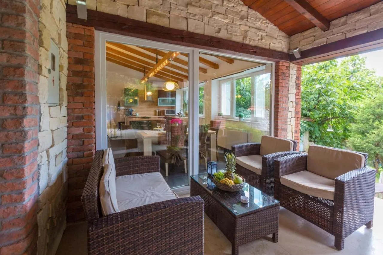 Holiday Home In Krizisce 40737