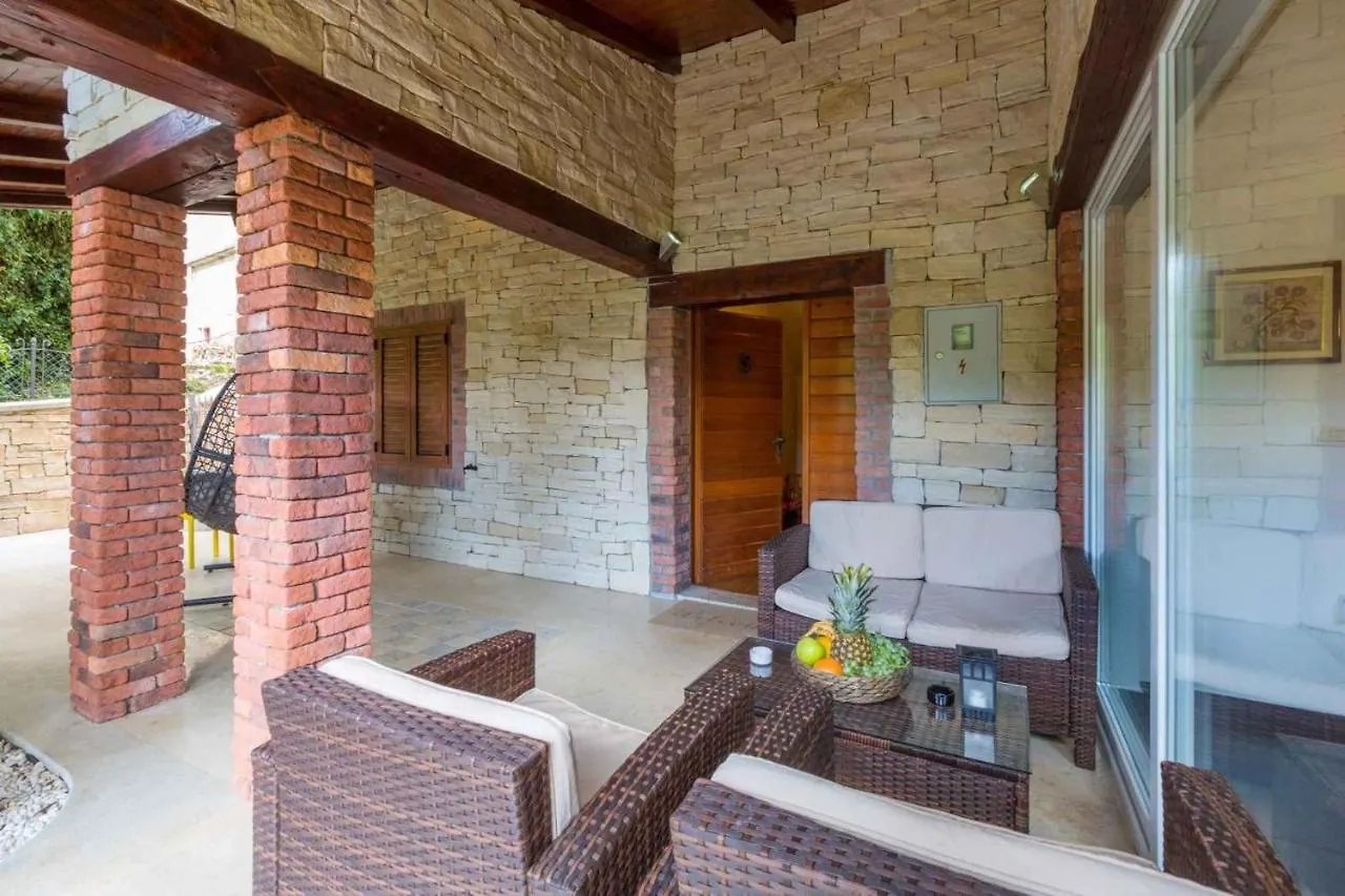 Holiday Home In Krizisce 40737