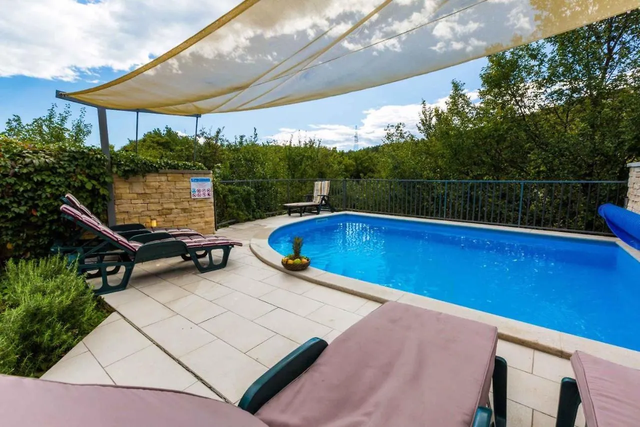 Holiday Home In Krizisce 40737